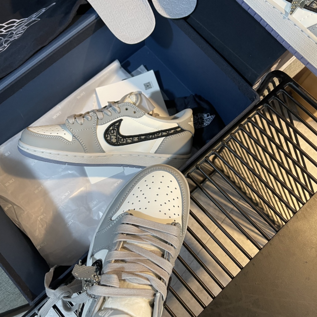JORDAN 1 RETRO LOW DIOR - DO094