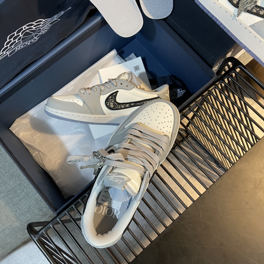 JORDAN 1 RETRO LOW DIOR - DO094