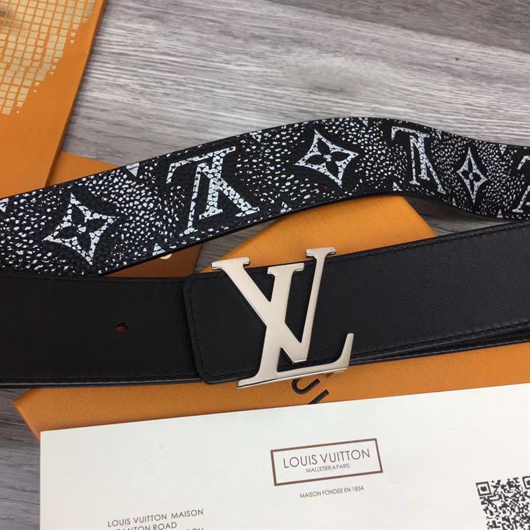 LOUIS VUITTON BELT - LBE032