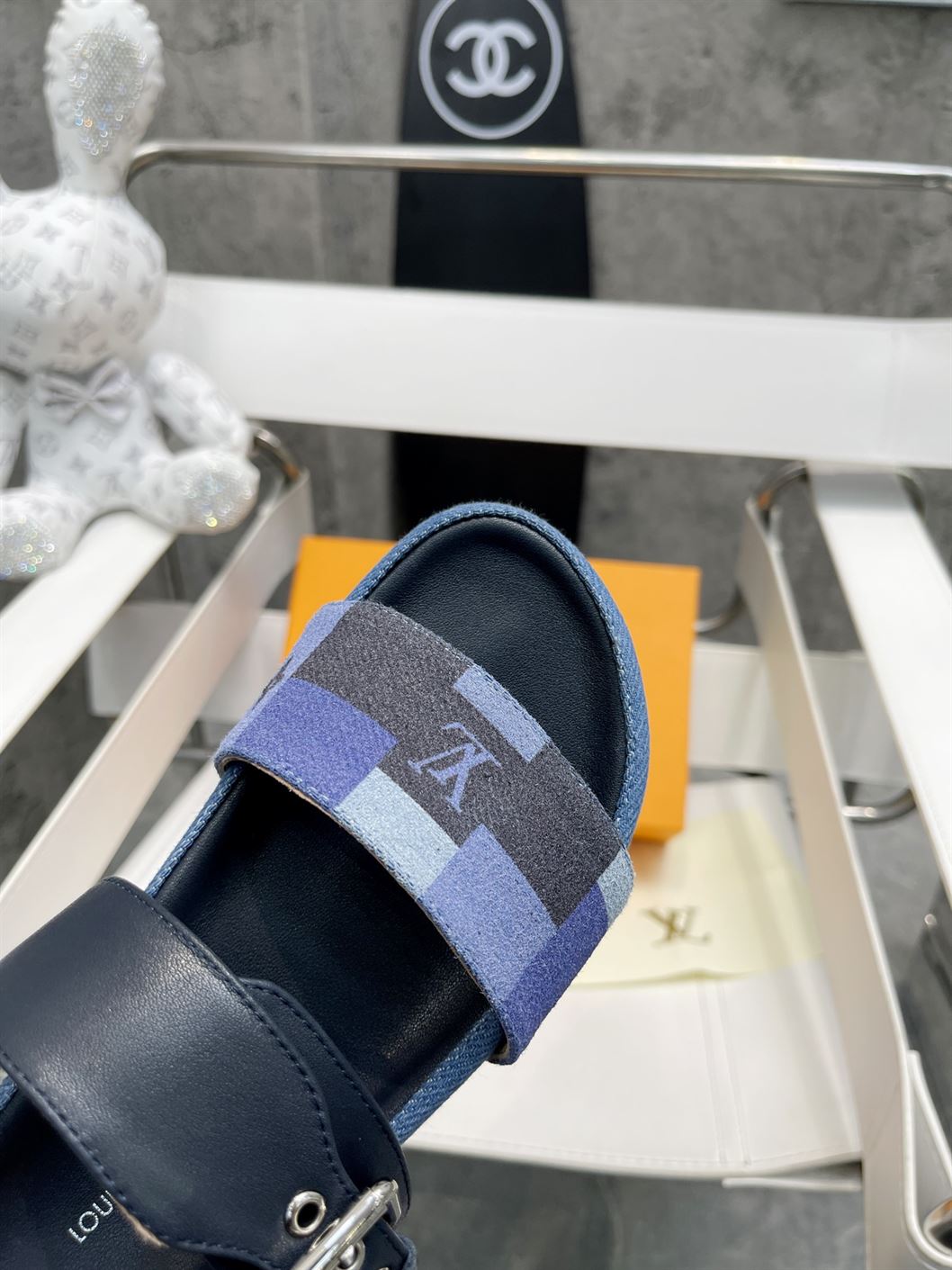 LOUIS VUITTON BOM DIA FLAT MULE - LVSD038