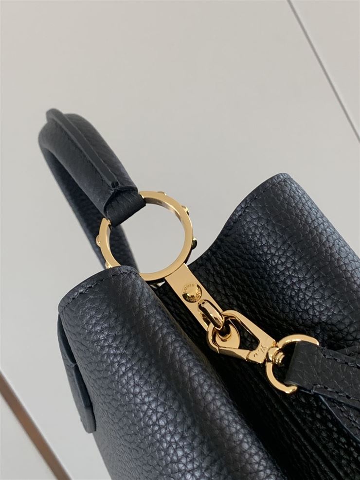LOUIS VUITTON CAPUCINES BB Black