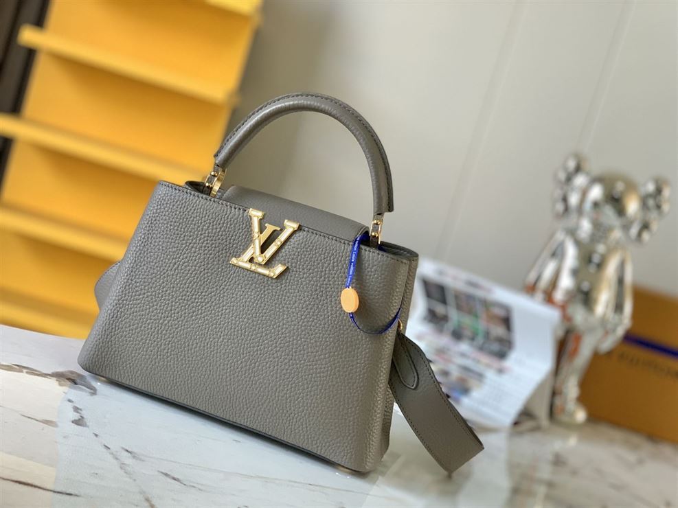 LOUIS VUITTON CAPUCINES BB