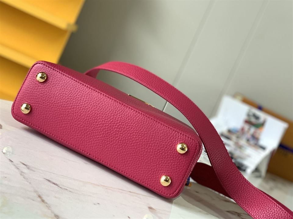 LOUIS VUITTON CAPUCINES BB Pink