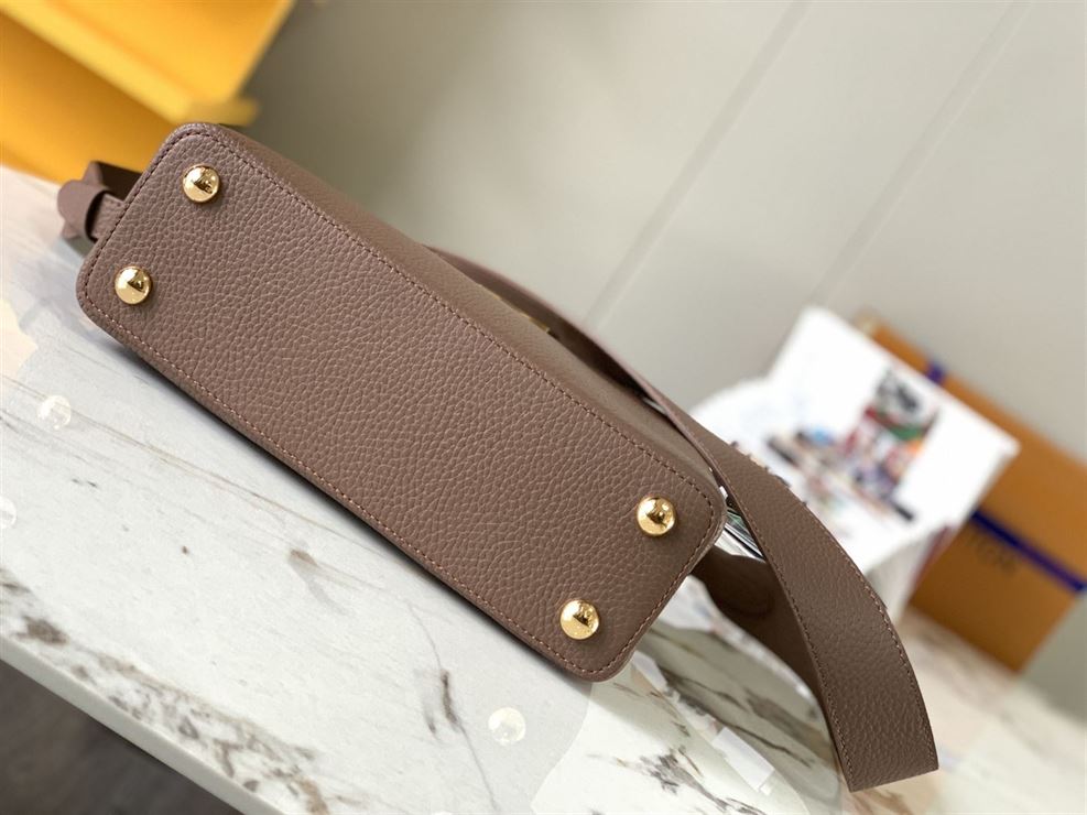 LOUIS VUITTON CAPUCINES BB Brown