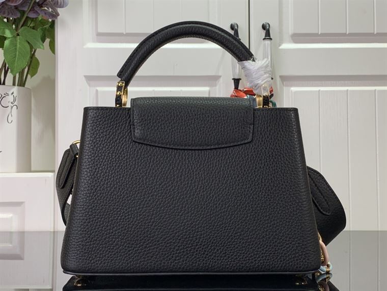 LOUIS VUITTON CAPUCINES BB BLACK