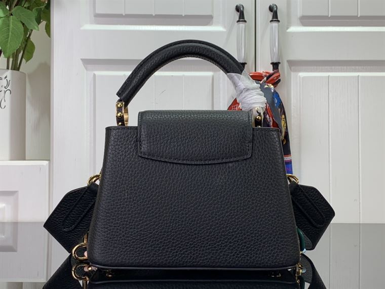 LOUIS VUITTON CAPUCINES MINI BLACK