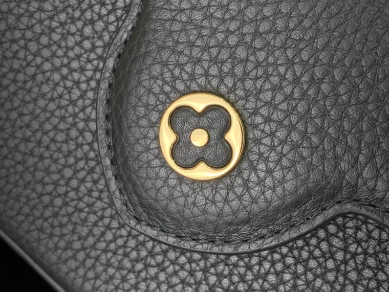 LOUIS VUITTON CAPUCINES MINI BLACK
