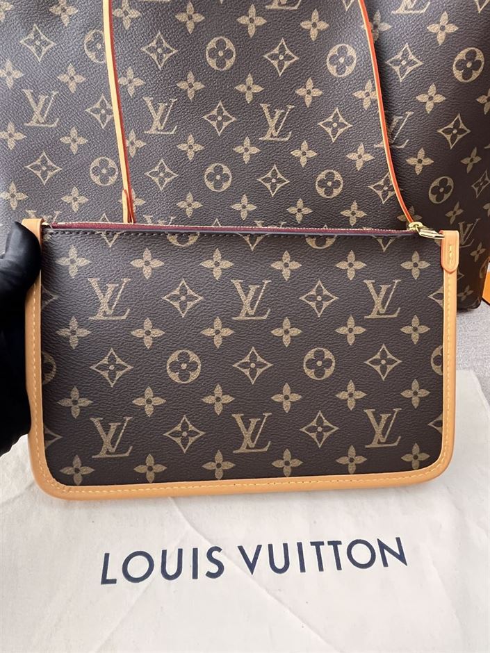 LOUIS VUITTON CARRYALL MM MONOGRAM