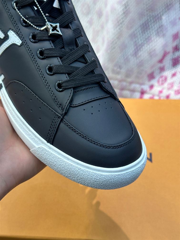 LOUIS VUITTON CHARLIE SNEAKER - LVS157