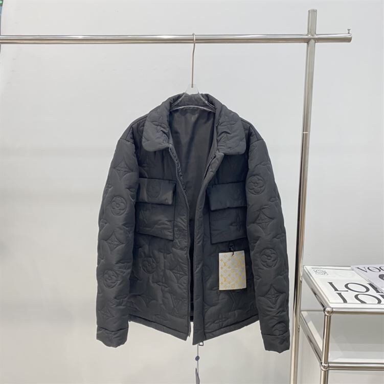 LOUIS VUITTON COAT - LVC017