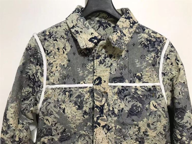 LOUIS VUITTON COAT - LVC024