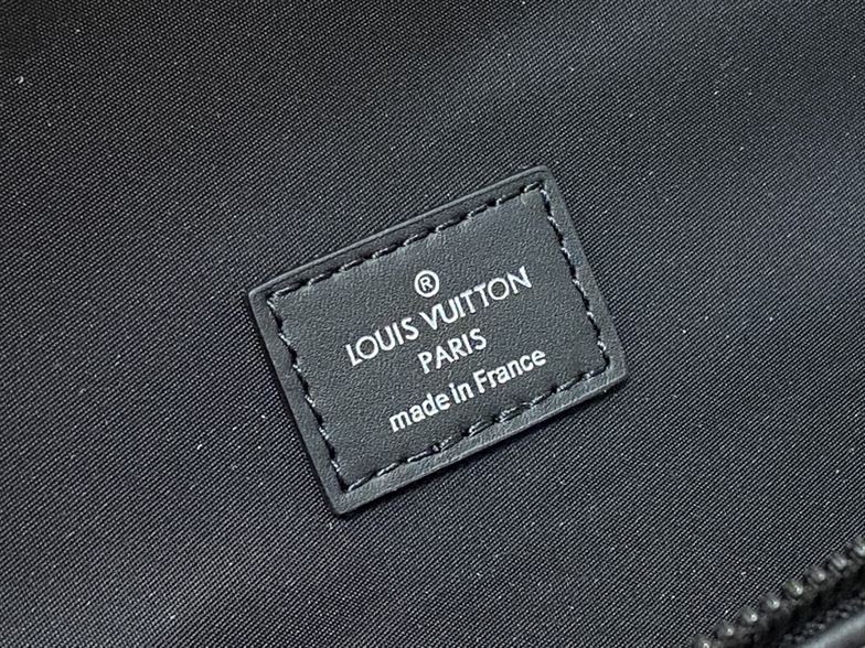 LOUIS VUITTON COMET BUMBAG - LVB062