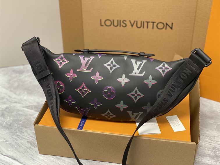 LOUIS VUITTON COMET BUMBAG - LVB062