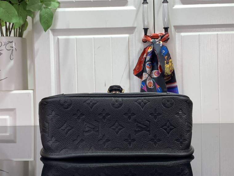 LOUIS VUITTON DIANE MONOGRAM EMPREINTE