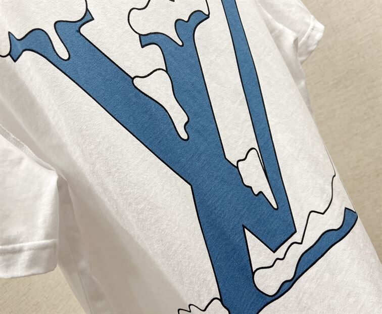 LOUIS VUITTON DO A KICKFLIP T-SHIRT - LVTS007