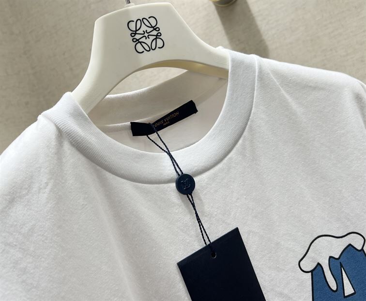 LOUIS VUITTON DO A KICKFLIP T-SHIRT - LVTS007