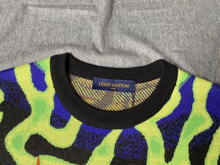 LOUIS VUITTON GRAPHIC CREWNECK - LVH043
