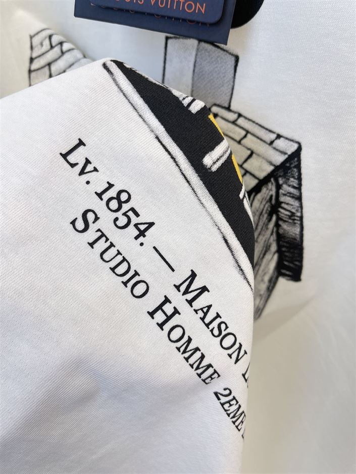 LOUIS VUITTON HOUSE PRINTED T-SHIRT - LVTS043
