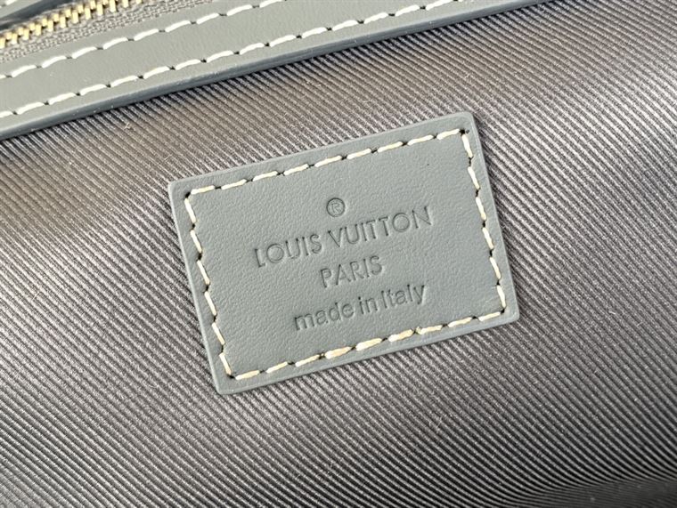 LOUIS VUITTON KEEPALL BANDOULIERE 50 - LVB052