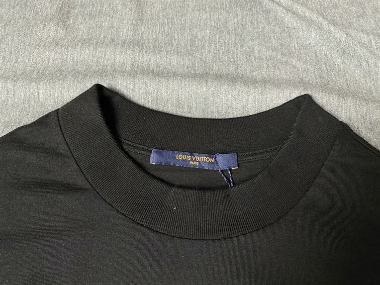 LOUIS VUITTON LEGENDARY TRUNKS T-SHIRT - LVTS053