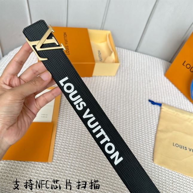 LOUIS VUITTON LV INITIALS 40MM REVERSIBLE BELT - LBE051