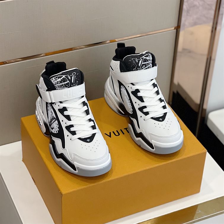 LOUIS VUITTON LV TRAINER 2 SNEAKER - LVS056