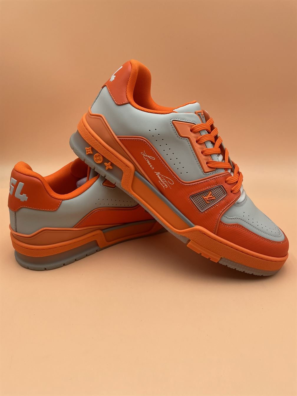 LOUIS VUITTON LV TRAINER SNEAKER - LVS061