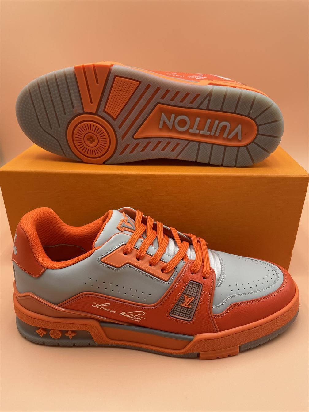 LOUIS VUITTON LV TRAINER SNEAKER - LVS061