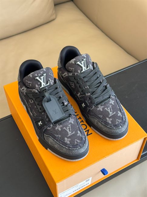 LOUIS VUITTON LV TRAINER SNEAKER - LVS171