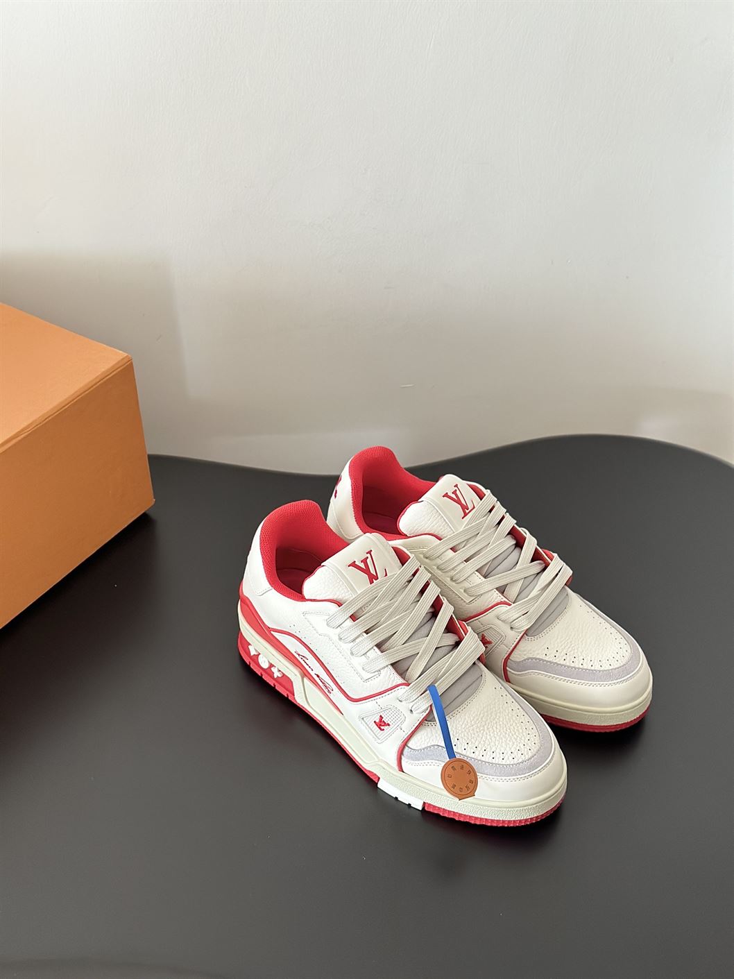 LOUIS VUITTON LV TRAINER SNEAKER - LVS194