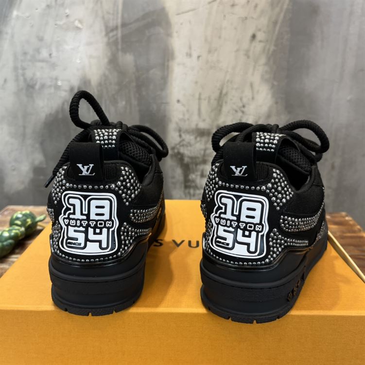 LOUIS VUITTON SNEAKER - LVS078