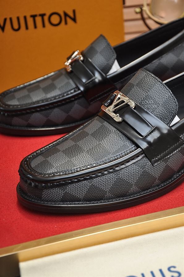 LOUIS VUITTON MAJOR LOAFER - VL004