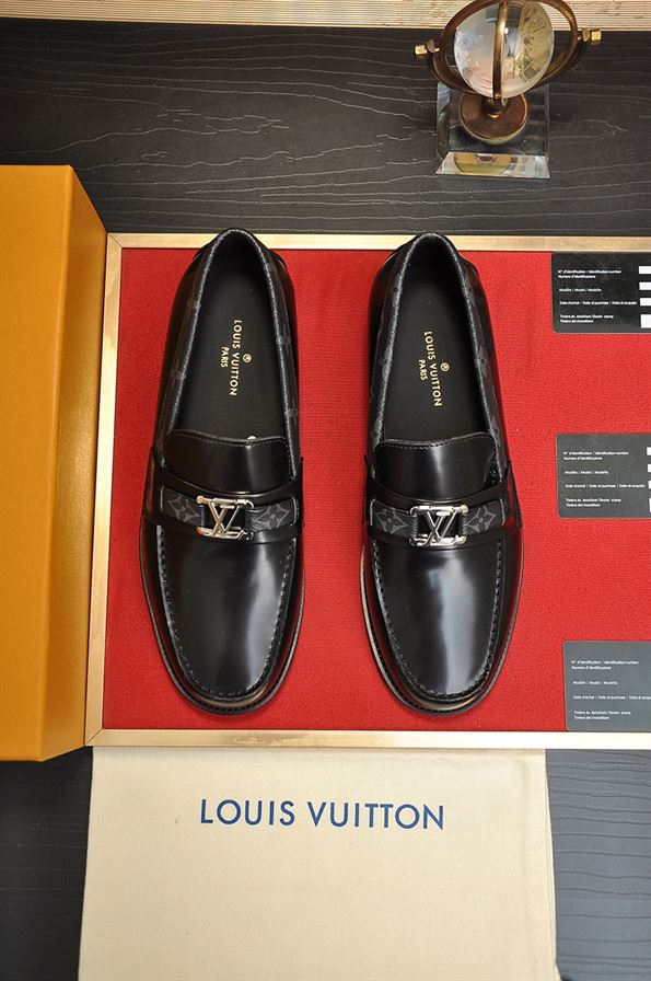 LOUIS VUITTON MAJOR LOAFER - VL016