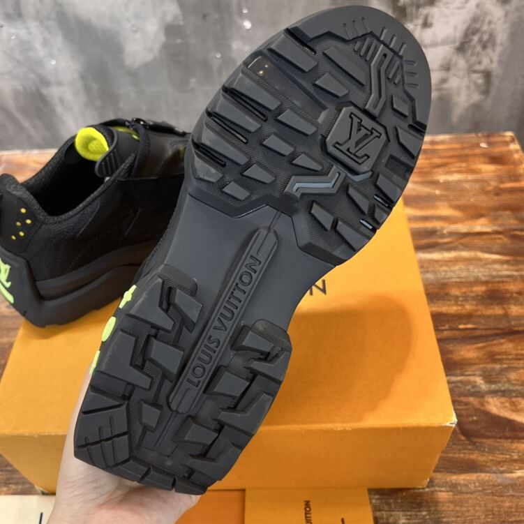 LOUIS VUITTON MILLENIUM SNEAKER - LVS065