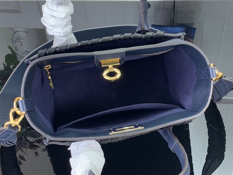 LOUIS VUITTON ON MY SIDE PM HIGH