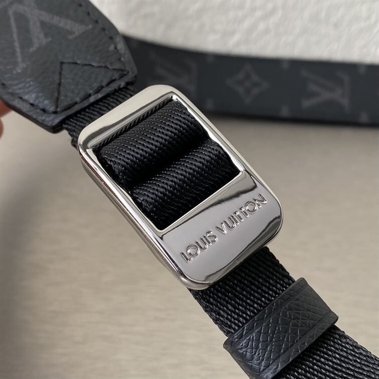 LOUIS VUITTON OUTDOOR SLINGBAG - LVB024