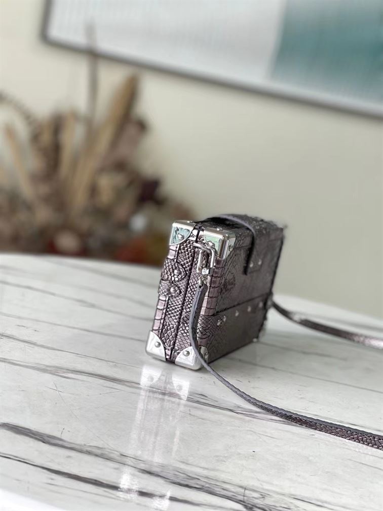 LOUIS VUITTON PETITE MALLE CROCODILIEN MAT