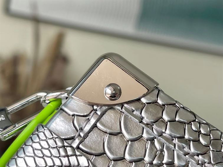 LOUIS VUITTON PETITE MALLE CROCODILIEN MAT