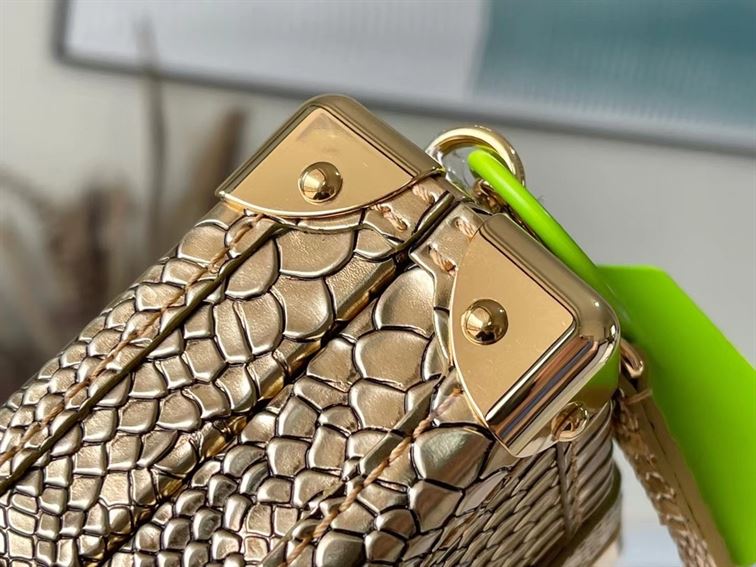 LOUIS VUITTON PETITE MALLE CROCODILIEN MAT