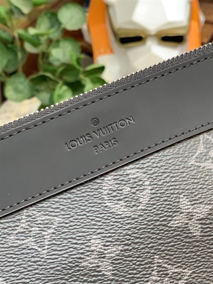LOUIS VUITTON POCHETTE APOLLO BAG