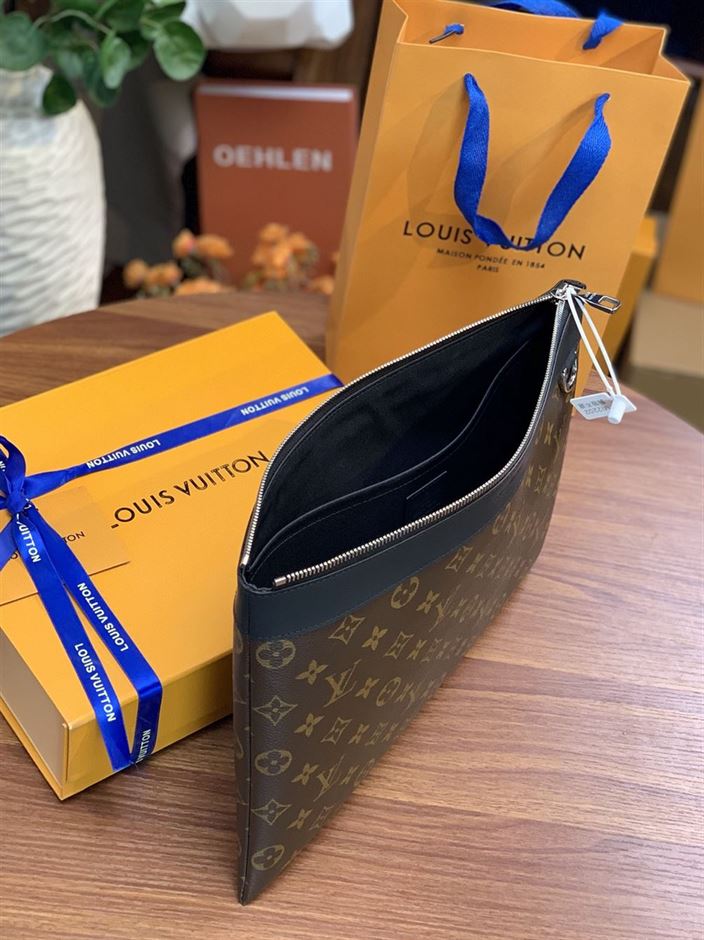 LOUIS VUITTON POCHETTE APOLLO BAG