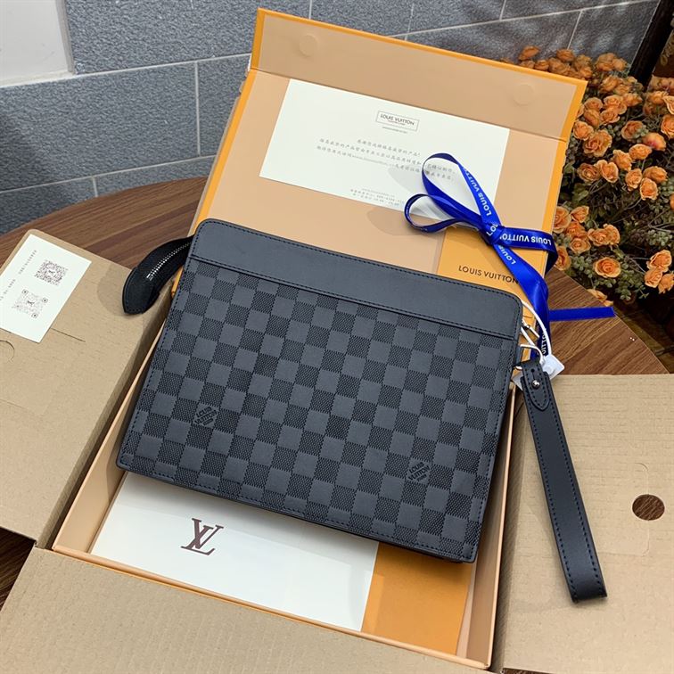 LOUIS VUITTON POCHETTE VOYAGE WALLET