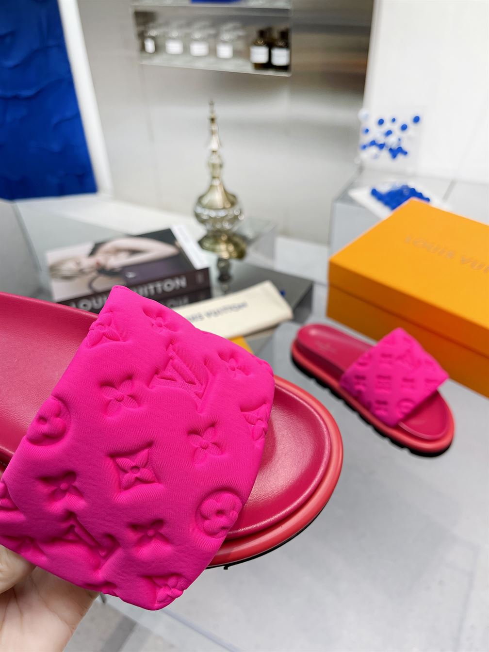 LOUIS VUITTON POOL PILLOW FLAT COMFORT MULE - LVSD051