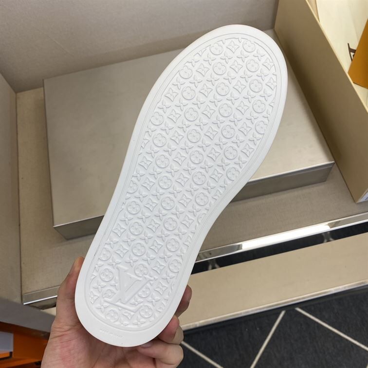 LOUIS VUITTON RESORT TRAINER SNEAKER - LVS083