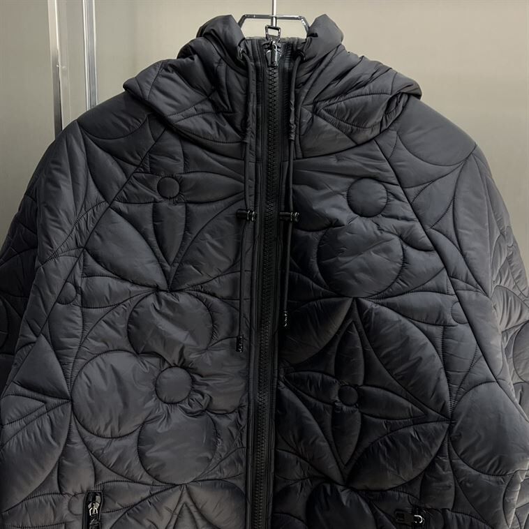 LOUIS VUITTON REVERSIBLE MONOGRAM PUFFER JACKET - LVC028