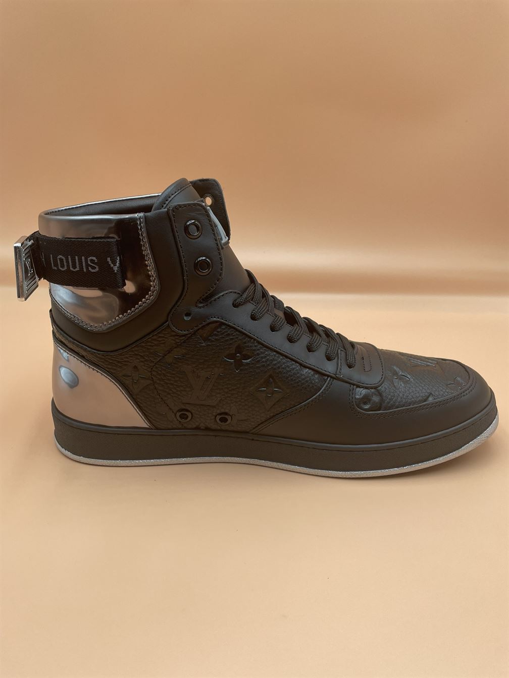 LOUIS VUITTON RIVOLI BOOTS - LVS103