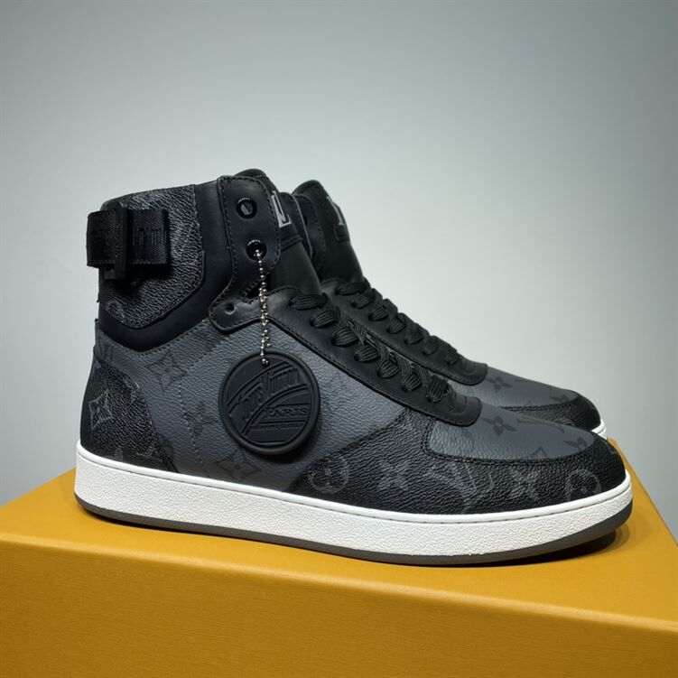 LOUIS VUITTON RIVOLI BOOTS - LVS104