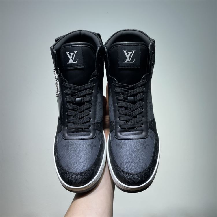 LOUIS VUITTON RIVOLI BOOTS - LVS104