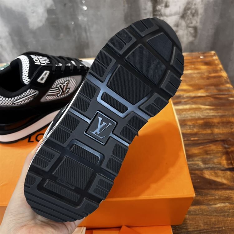 LOUIS VUITTON RUN AWAY SNEAKER - LVS050