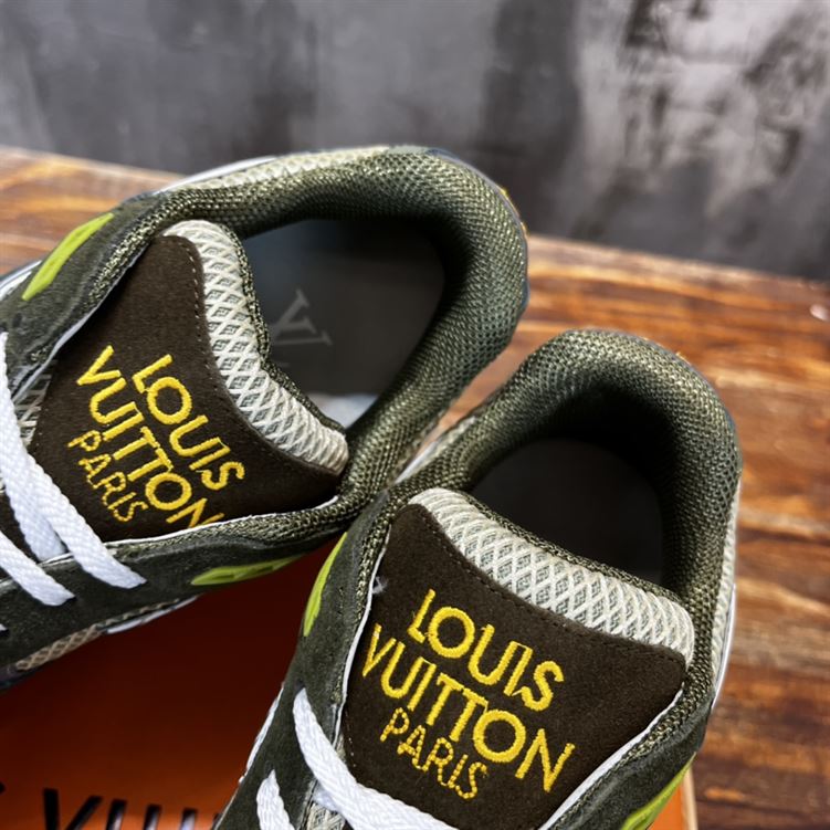 LOUIS VUITTON RUN AWAY SNEAKER - LVS073